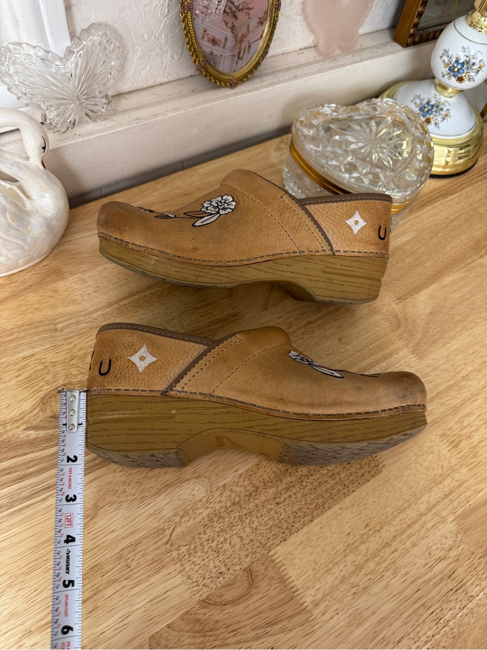 Dansko Floral Embroidered Brown Leather Clogs Size EU39-US8.5-9 Cottagecore Y2K - Picture 4 of 16